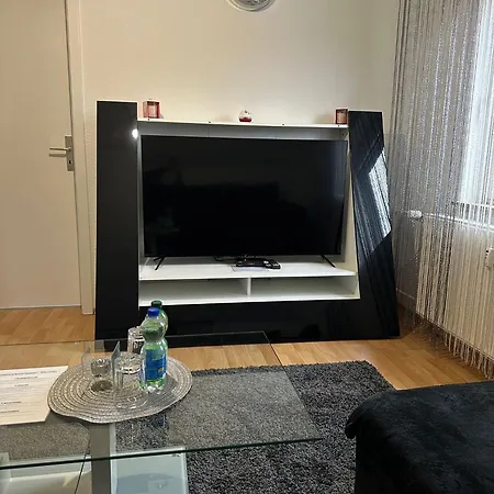 Apartment Hammer *